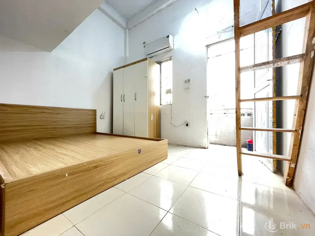 Phòng trọ khép kín, có gác xép, nội thất cơ bản